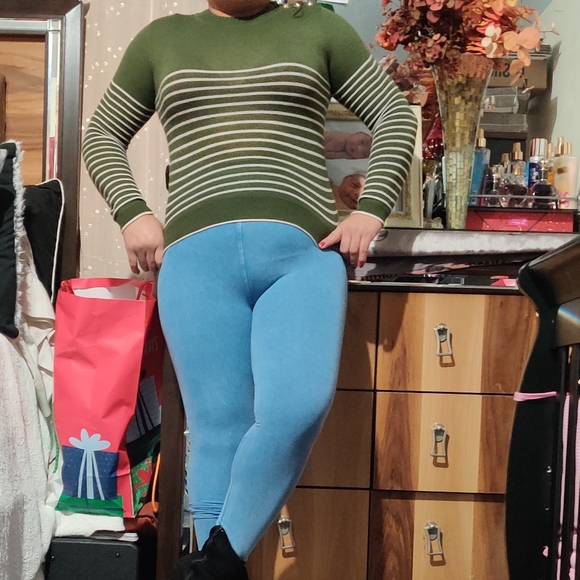 ZARA KNIT GREEN SWEATER  BUTTON SIZE MEDIUM - Picture 6 of 8